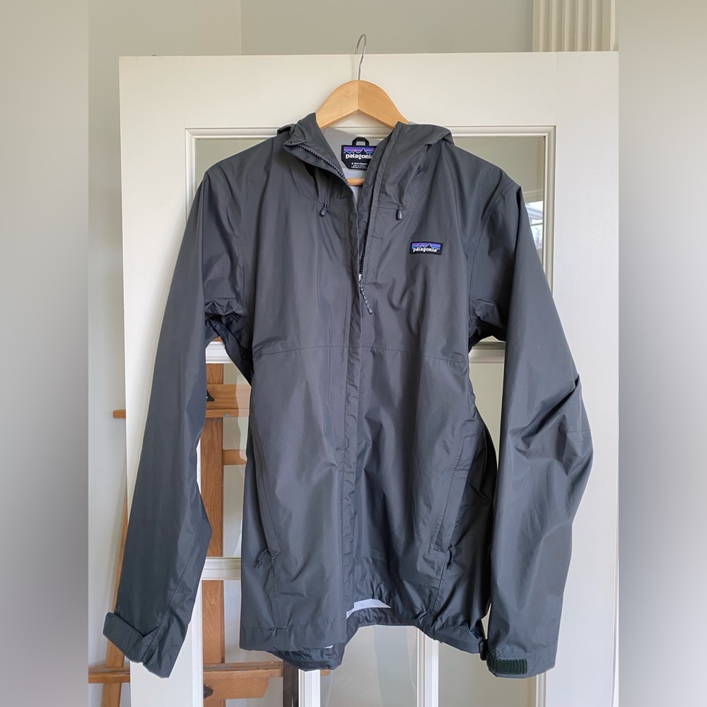 PATAGONIA Torrentshell 3L Rain Jacket - Men’s small (or Women’s Medium) EUC